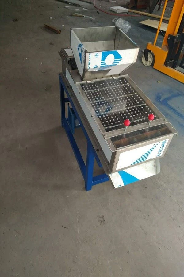 Dry Peanut Peeler Machine