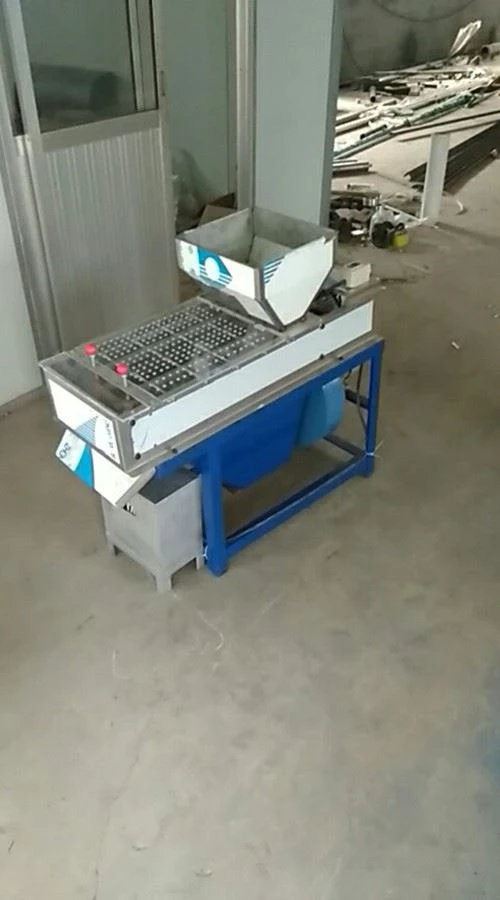 Dry Peanut Peeler Machine